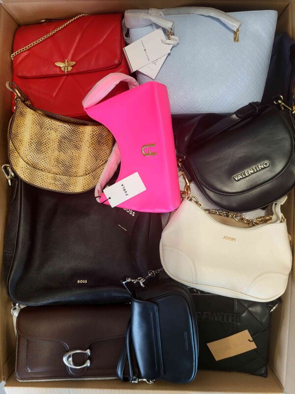 The picture shows a package with accessories in the category HB.