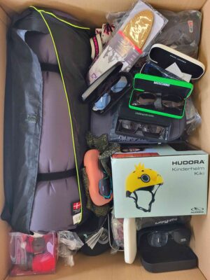 The photo shows a package with clothing in the category A.