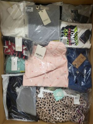 The photo shows a package with clothing in the category K.