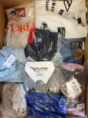 The photo shows a package with clothing in the category B.