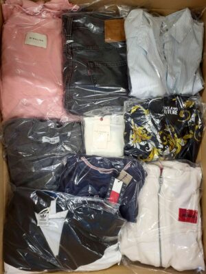 The photo shows a package with clothing in the category C.