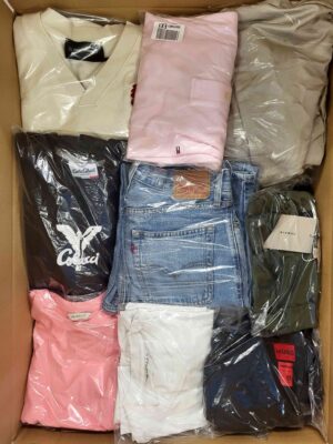 The photo shows a package with clothing in the category C.