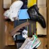 The photo shows a package with footwear in the category BS.