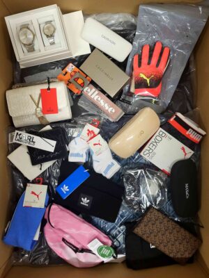 The picture shows a package with accessories in the category AA.