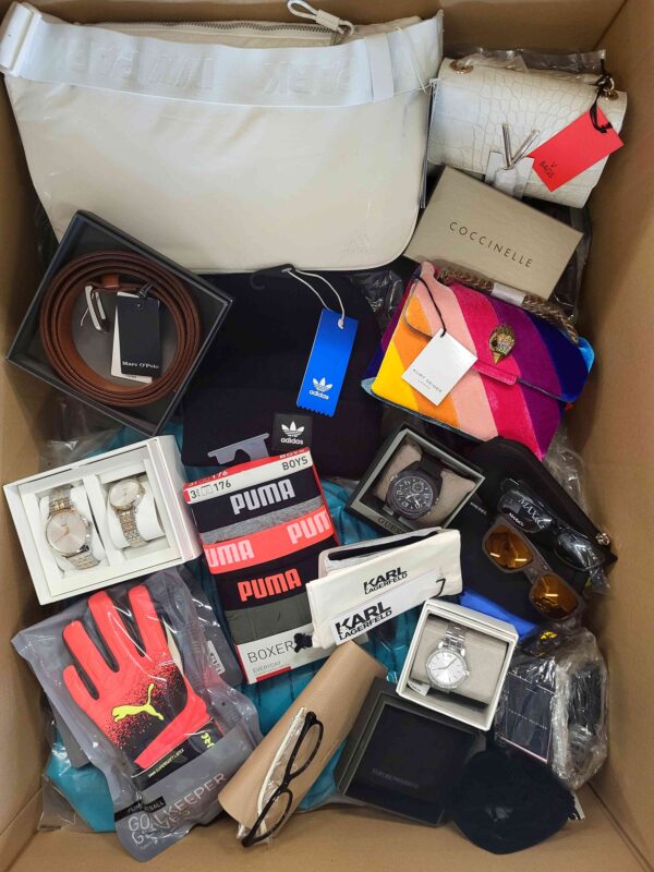 The picture shows a package with accessories in the category AA.