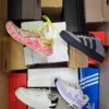 The photo shows a package with footwear in the category CS.