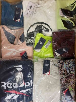 The photo shows a package with clothing in the category R.