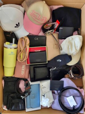 The picture shows a package with accessories in the category AC.