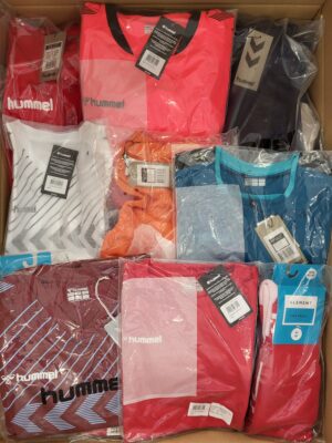 The photo shows a package with clothing in the category H.