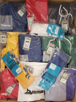 The photo shows a package with clothing in the category H.