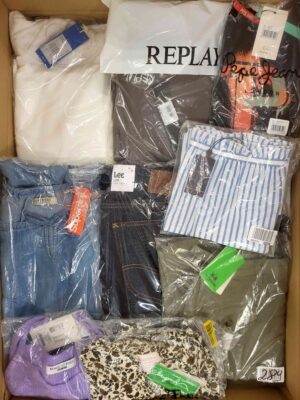 The photo shows a package with clothing in the category A.
