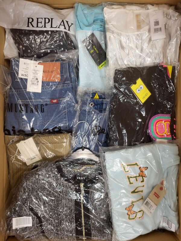 The photo shows a package with clothing in the category A.