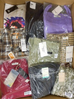 The photo shows a package with clothing in the category A.