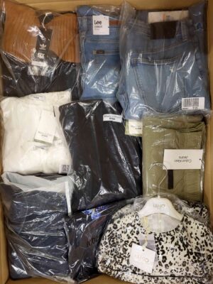 The photo shows a package with clothing in the category A.