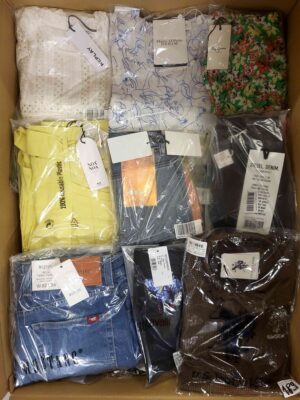 The photo shows a package with clothing in the category A.