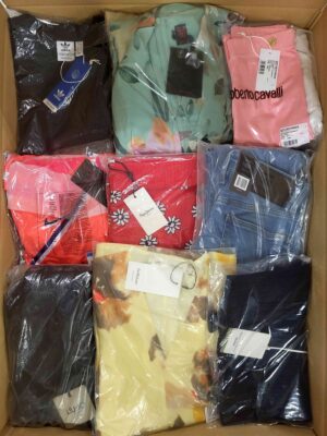 The photo shows a package with clothing in the category A.