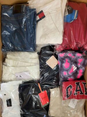 The photo shows a package with clothing in the category B.
