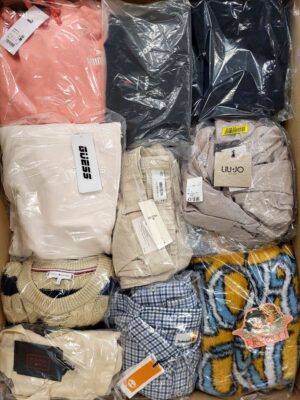 The photo shows a package with clothing in the category B.