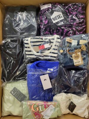 The photo shows a package with clothing in the category B.