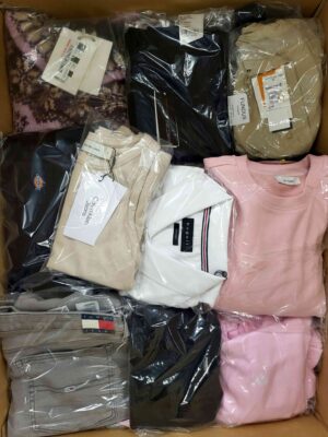 The photo shows a package with clothing in the category B.