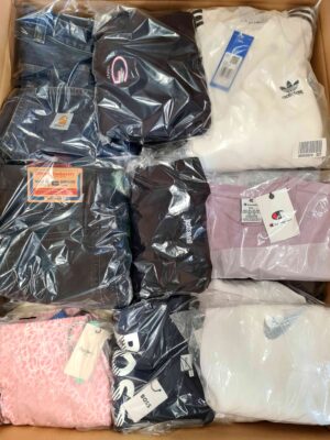 The photo shows a package with clothing in the category B.