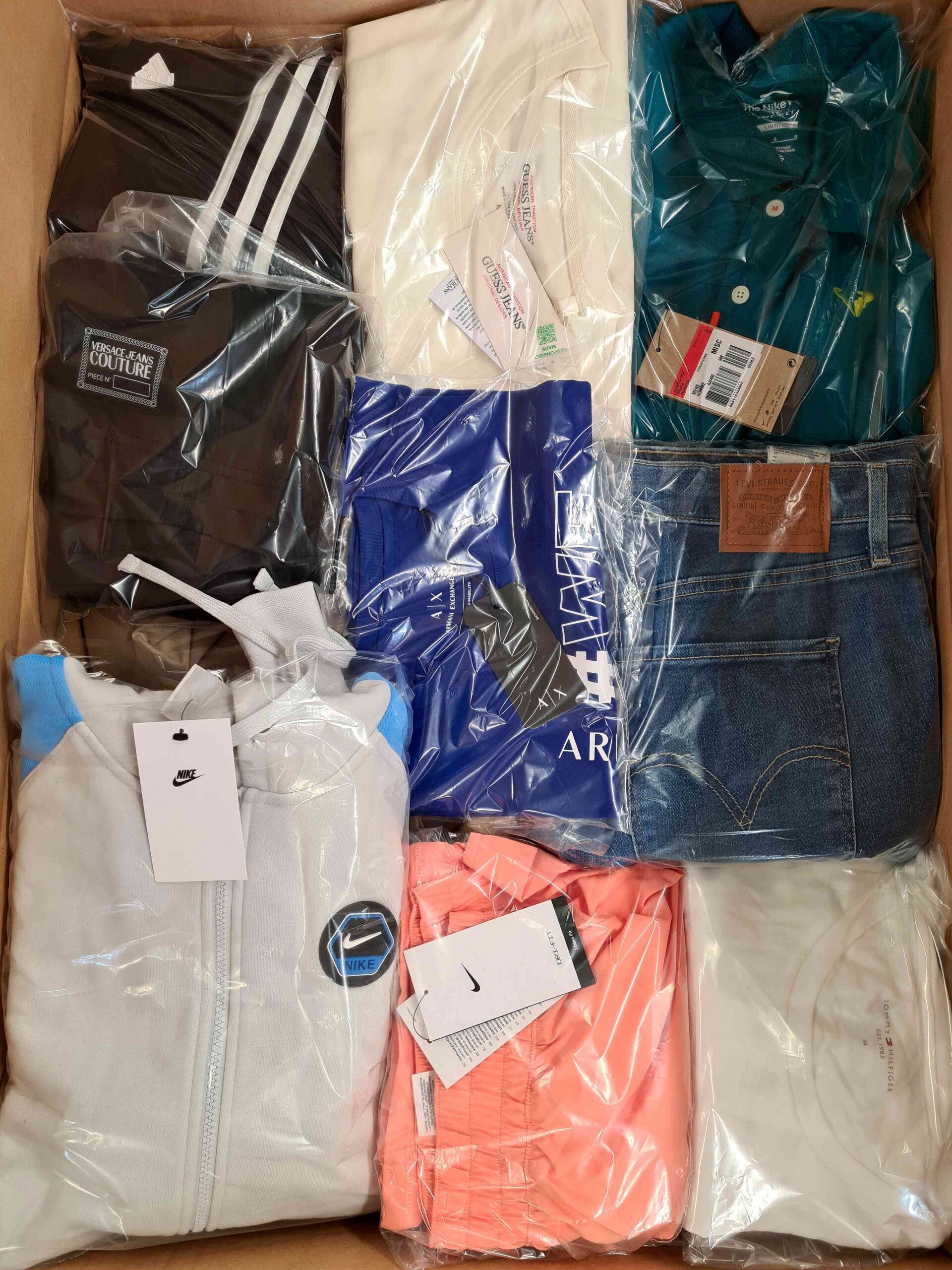 The photo shows a package with clothing in the category B.