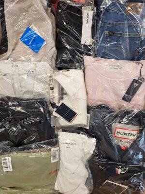 The photo shows a package with clothing in the category C.