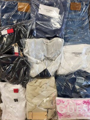 The photo shows a package with clothing in the category C.