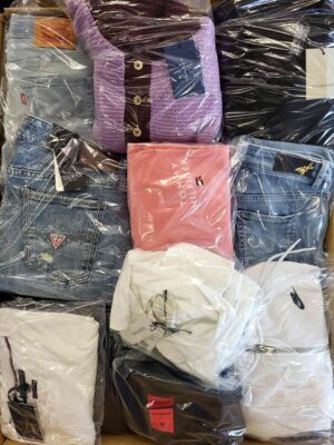 The photo shows a package with clothing in the category C.