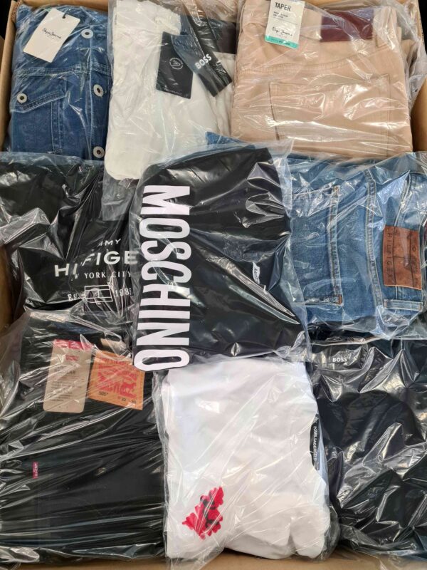 The photo shows a package with clothing in the category C.