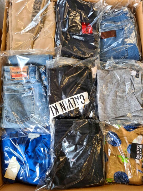 The photo shows a package with clothing in the category C.
