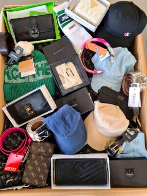 The picture shows a package with accessories in the category AB.