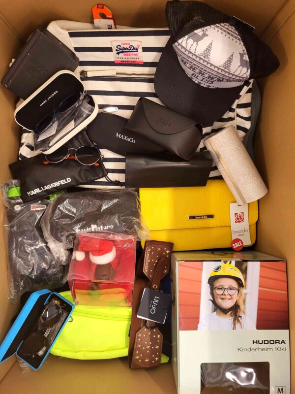 The photo shows a package with clothing in the category A.