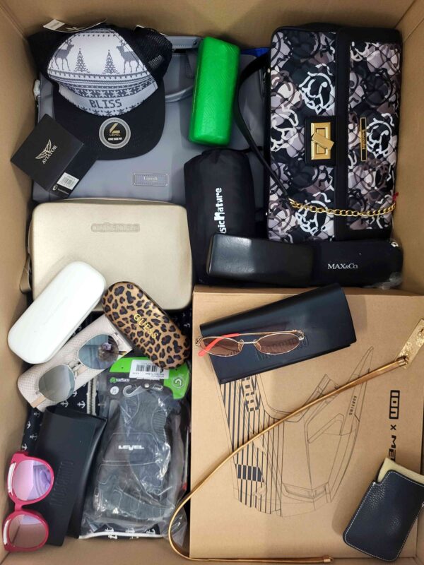 The photo shows a package with clothing in the category A.