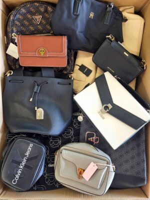 The picture shows a package with accessories in the category HC.