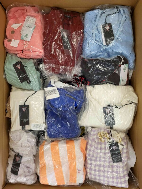 The photo shows a package with clothing in the category B.