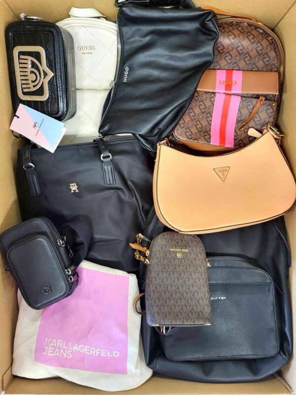 The picture shows a package with accessories in the category HC.