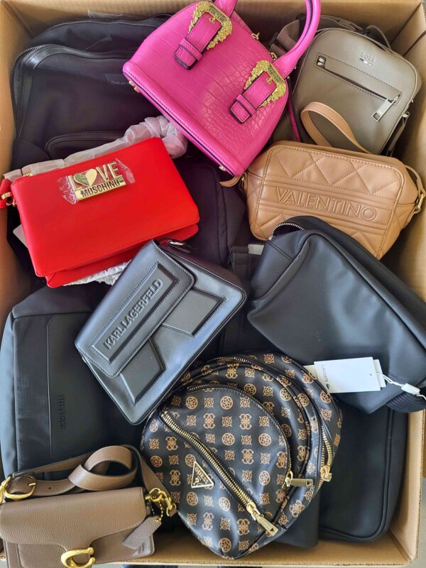 The picture shows a package with accessories in the category HC.