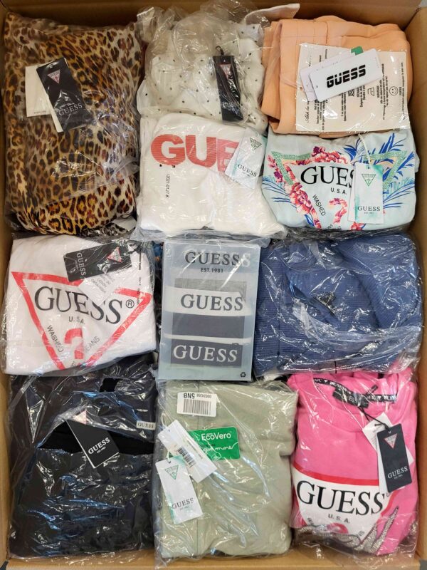 The photo shows a package with clothing in the category B.