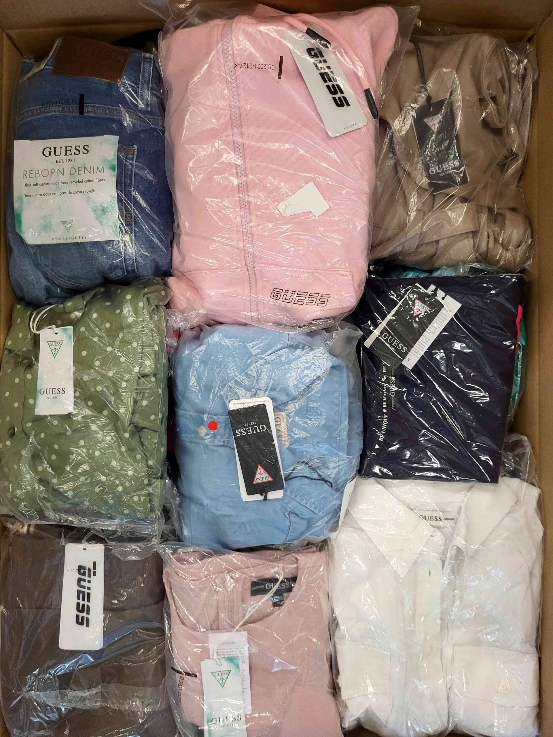The photo shows a package with clothing in the category B.