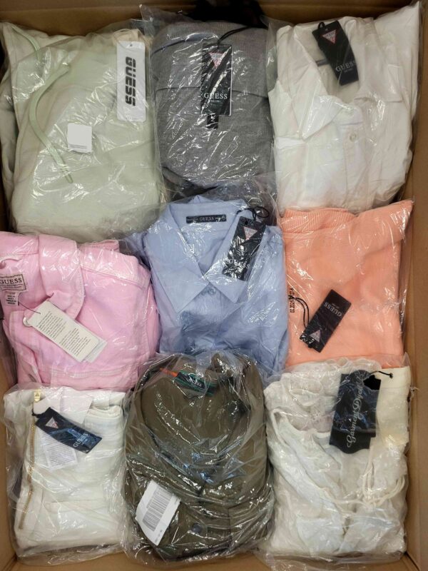 The photo shows a package with clothing in the category B.
