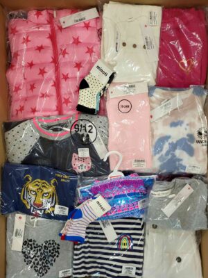The photo shows a package with clothing in the category N.