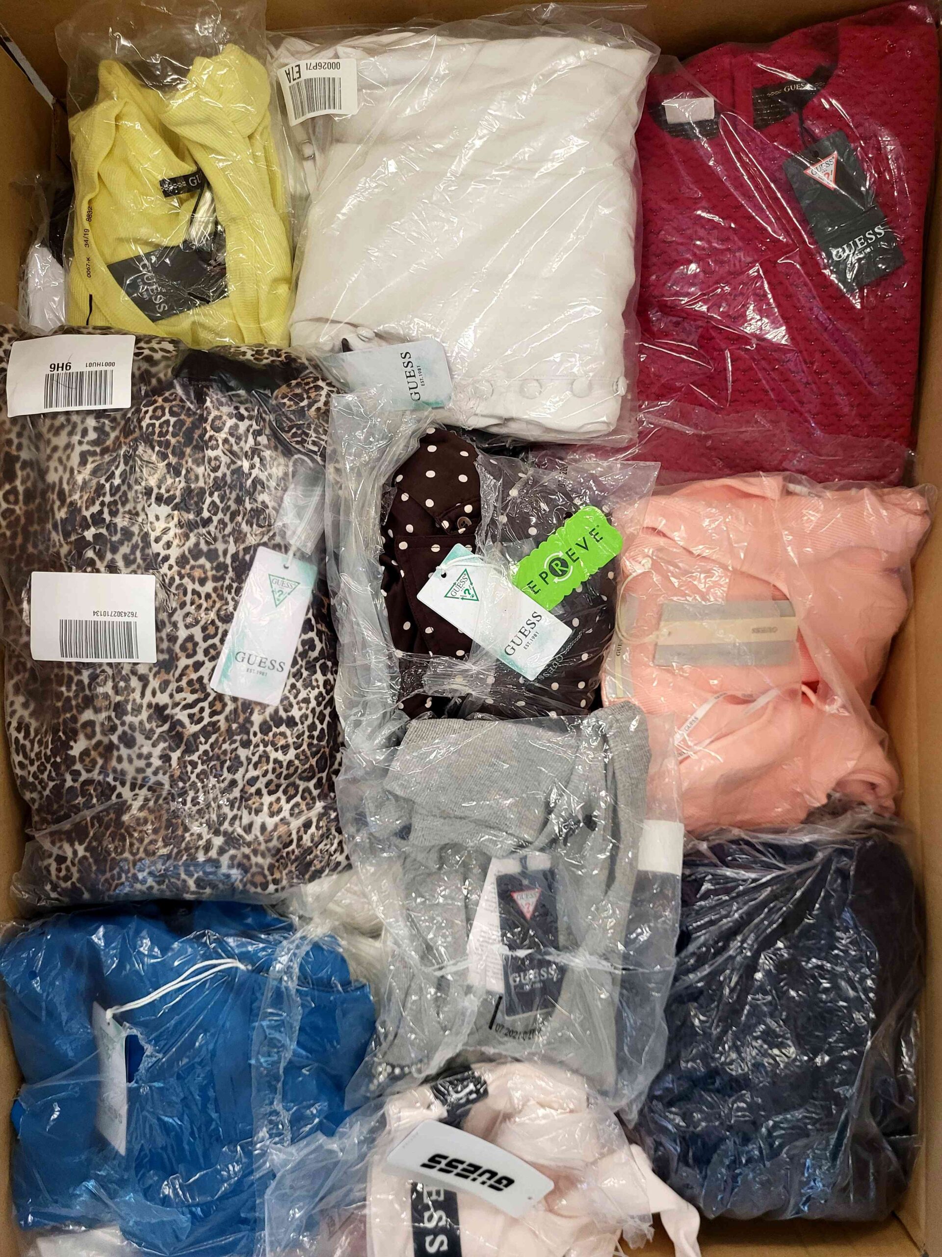 The photo shows a package with clothing in the category B.