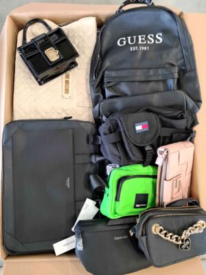 The picture shows a package with accessories in the category HD.