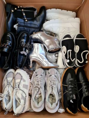 The photo shows a package with clothing in the category BPS.