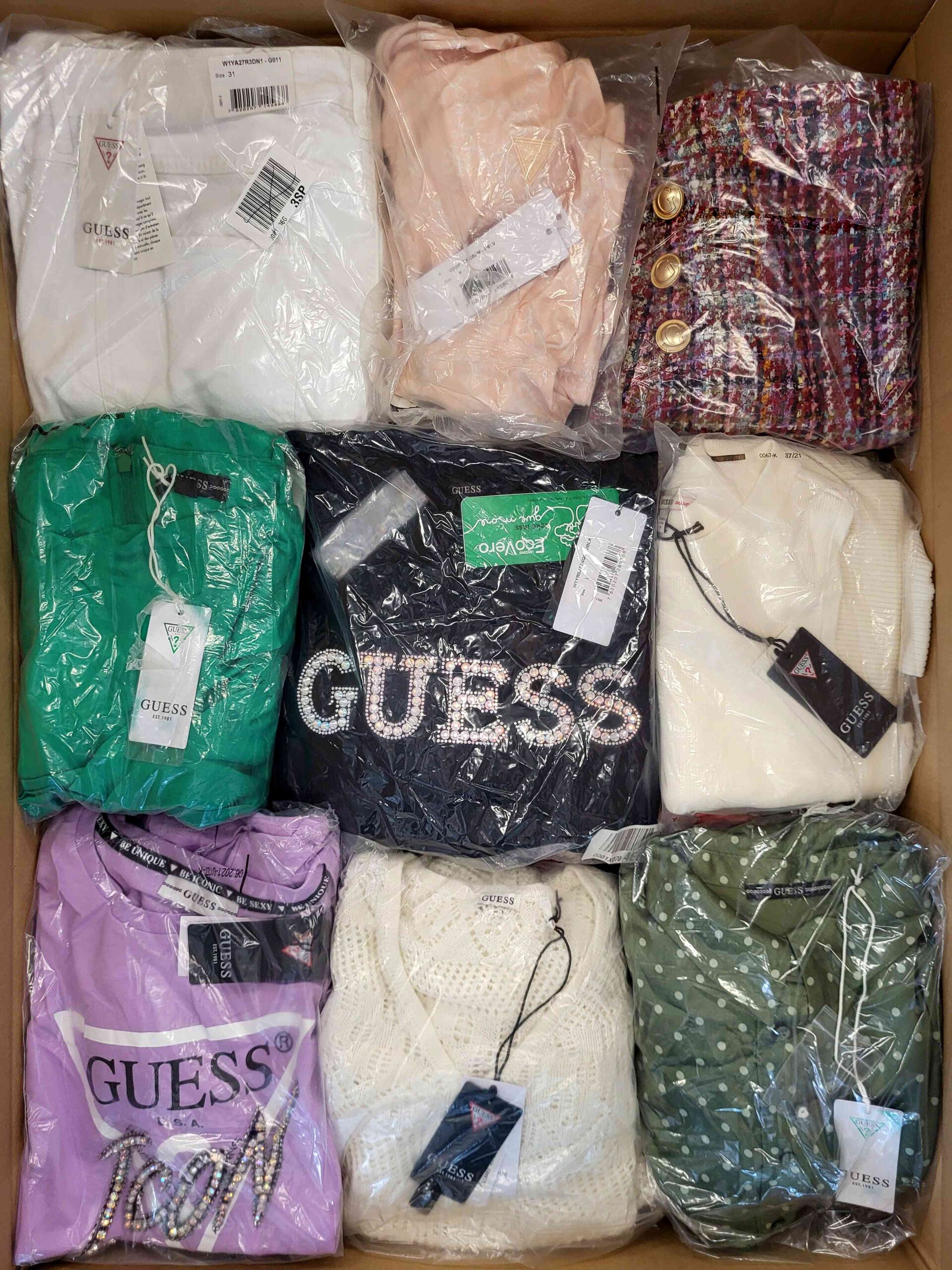 The photo shows a package with clothing in the category B.