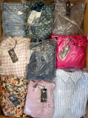 The photo shows a package with clothing in the category B.