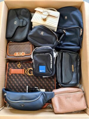 The picture shows a package with accessories in the category HD.