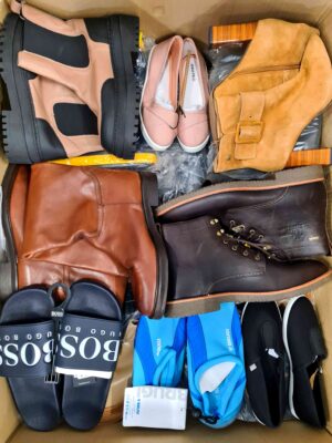 The photo shows a package with footwear in the category BSU.