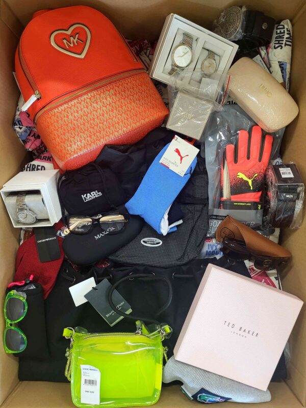 The picture shows a package with accessories in the category AA.
